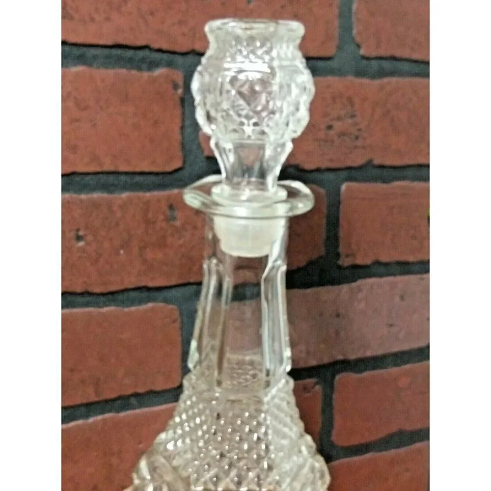 Cut Glass Decanter Full cut pattern Clear glass with stopper 15